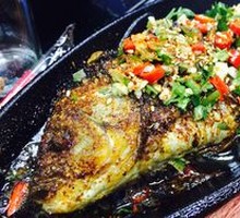 Sautéed Crucian Carp on Iron Plate
