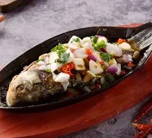 Sautéed Crucian Carp on Iron Plate