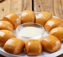 Milk-flavored Steamed Buns