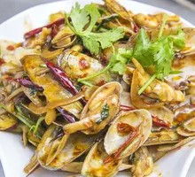 Spicy Stir-Fried Clams