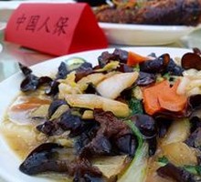 Bok choy stir-fried with wood ear mushrooms