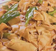 Stir-Fried Pork with Green Chili and Dried Tofu