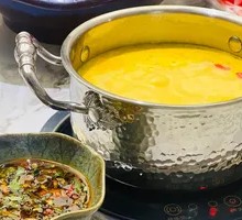 Golden Abalone Soup with Fish Maw