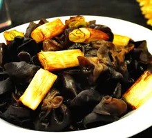 Scallion-braised Black Fungus