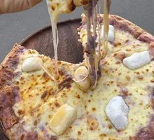 Salted Egg Yolk Taro Pizza