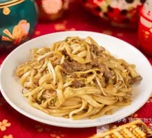 Beef Stir-Fried Rice Noodles