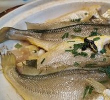 Steamed Yellow Croaker with Sauce