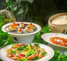 Shrimp Paste Mountain Bamboo Roast Duck with Vegetable Salad