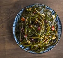 Cold-mixed kelp strands