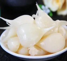 Sweet Pickled Garlic