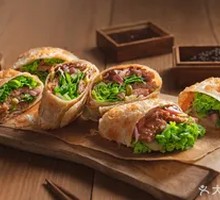 Black Pepper Beef Rolls