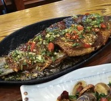 Sautéed Crucian Carp on Iron Plate