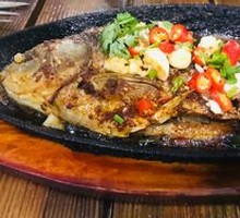 Sautéed Crucian Carp on Iron Plate