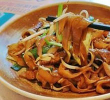 Cantonese Beef Hor Fun