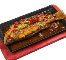 Sautéed Crucian Carp on Iron Plate