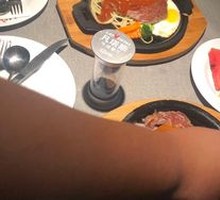 Fantas招牌沙朗牛排