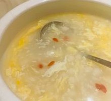 Sweet Wine and Goji Berry Glutinous Rice Balls