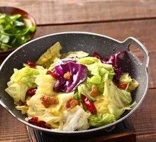 Spicy Stir-Fried Cabbage