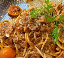 Traditional Italian Bolognese Spaghetti
