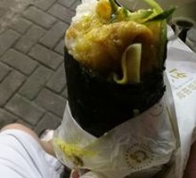 Black Pepper Beef Rice Balls