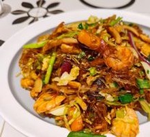 Seafood Stir-fried Tofu Noodles