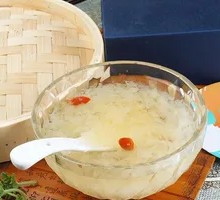 Tremella and Goji Berry Soup