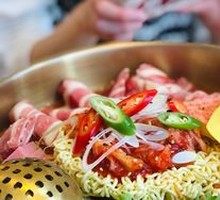 Classic Kimchi Beef Hot Pot