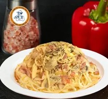 Creamy Mushroom Cheese Pasta