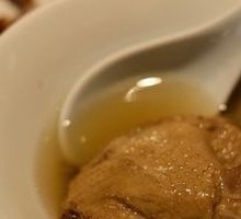 Health-Preserving Pigeon Soup with Lingzhi Mushroom