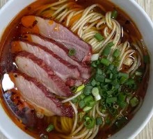 Sichuan-style Preserved Pork Noodles