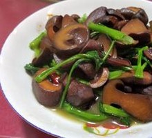 Li Mushroom Stir-fried Water Spinach