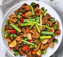 Green Pepper Stir-fried Intestines