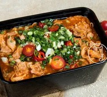 Tomato and Beef with Enoki Mushrooms