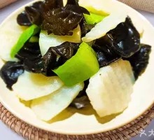 Black fungus stir-fried with yam