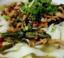 Green Pepper and Pork Noodles