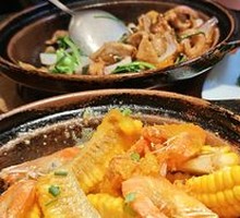 Crispy Golden Shrimp with Salted Egg Yolk Sauce