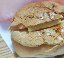 Pineapple Oil Sandwich