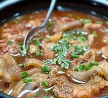Herb Root Stewed Pig's Trotters Soup
