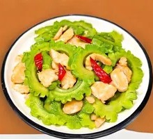 Stir-fried Luffa with Razor Clams