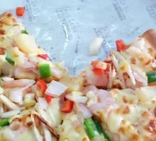 Seafood Pizza