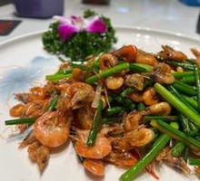 Stir-fried River Shrimp with Garlic Chives