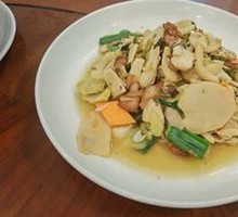 Sour Cabbage Stir-Fried with Bamboo Shoots