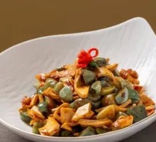 Braised Pig Intestine with Laba Garlic