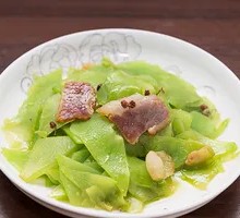 Stir-fried Pork with Lettuce