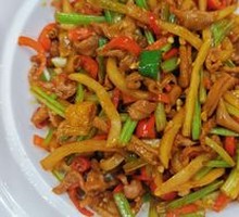 Sour Radish Stir-Fried Chicken Offal