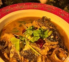 Fish Head and Chicken Claw Delicacy Stew