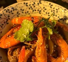 Cold-Plated Fresh Seafood with Sauce