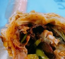 Crispy Roast Duck with Small Wraps and Drink