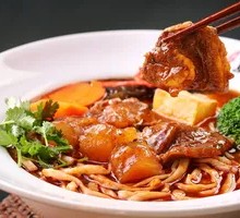 Braised Pork and Tendon Noodles