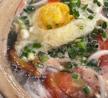 Braised Three-Flavor Noodles in Clay Pot